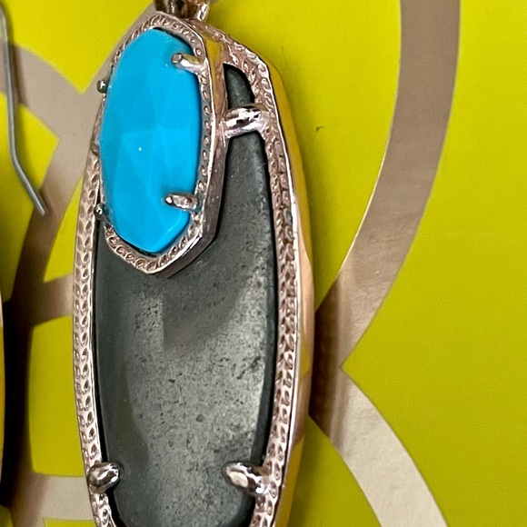 Kendra Scott Emmy - Picture 7 of 7